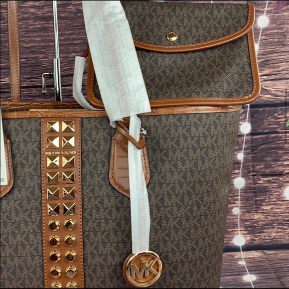 👜NEW MICHAEL KORS EVA STUDDED LARGE SIGNATURE PVC - Picture 4 of 10